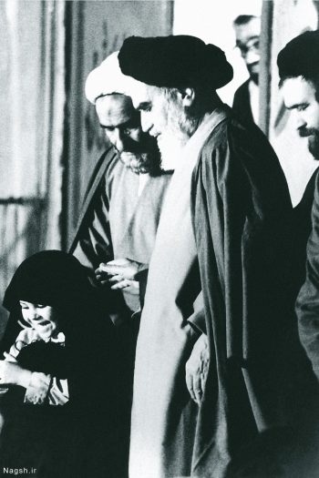 عکس امام با دختر کوچولوی چادری